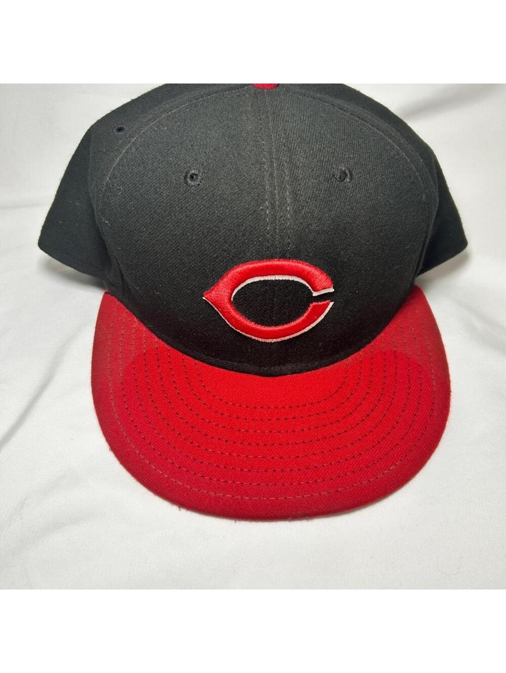 New Era 59Fifty MLB Cincinnati Reds On Field Fitted Black Hat size 8